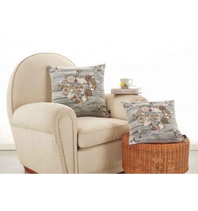 Sofa de coussin de doublure dans des coeurs de dentelle