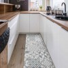 Alfombra vinílica de cocina antideslizable lavable CHIC 50 cm de ancho.